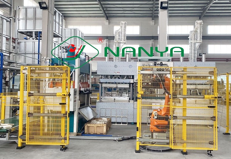 Full Automatic Pulp Molding Equipment with Robot Arm-02 (1)