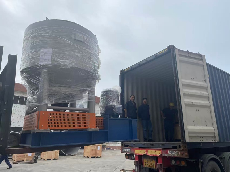 Guangzhou Nanya Vertical Pulper Loading for Brazil Shipment